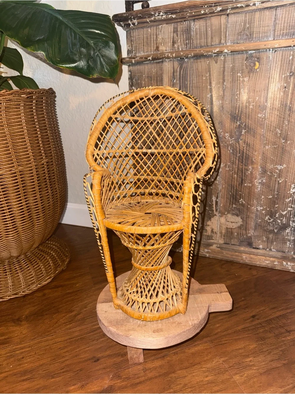Vtg Peacock Fan Back Rattan Chair 13.5” Plant Stand Wicker Boho